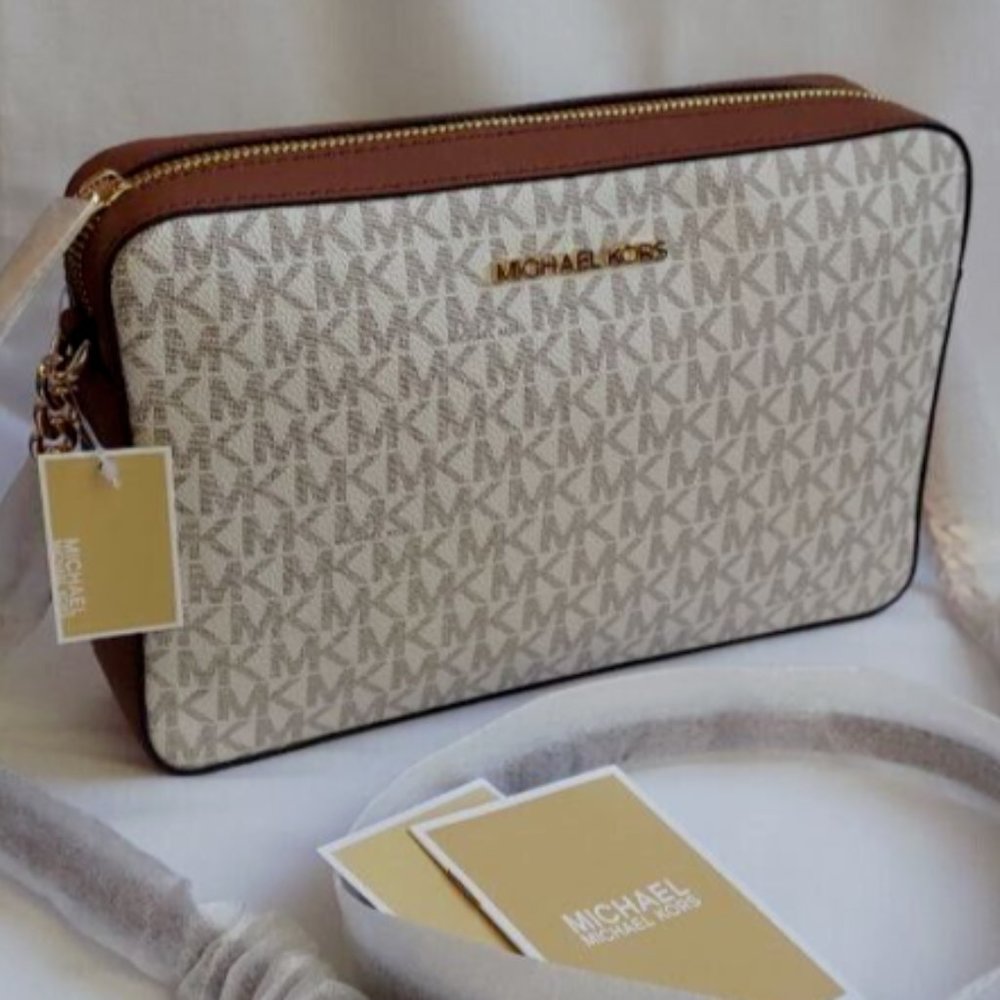 NWT Michael Kors Women Lady Crossbody Messenger in vanilla